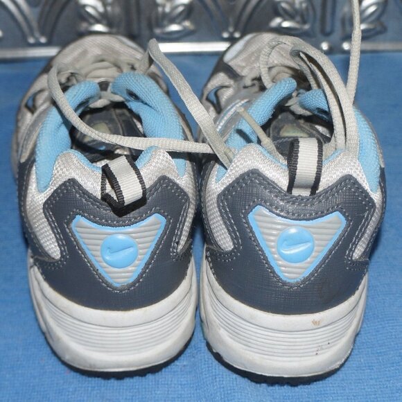 Nike Women's Size 8 Scramble TR2 Trail Running Sneakers Blue Leather Low Top - Picture 3 of 6